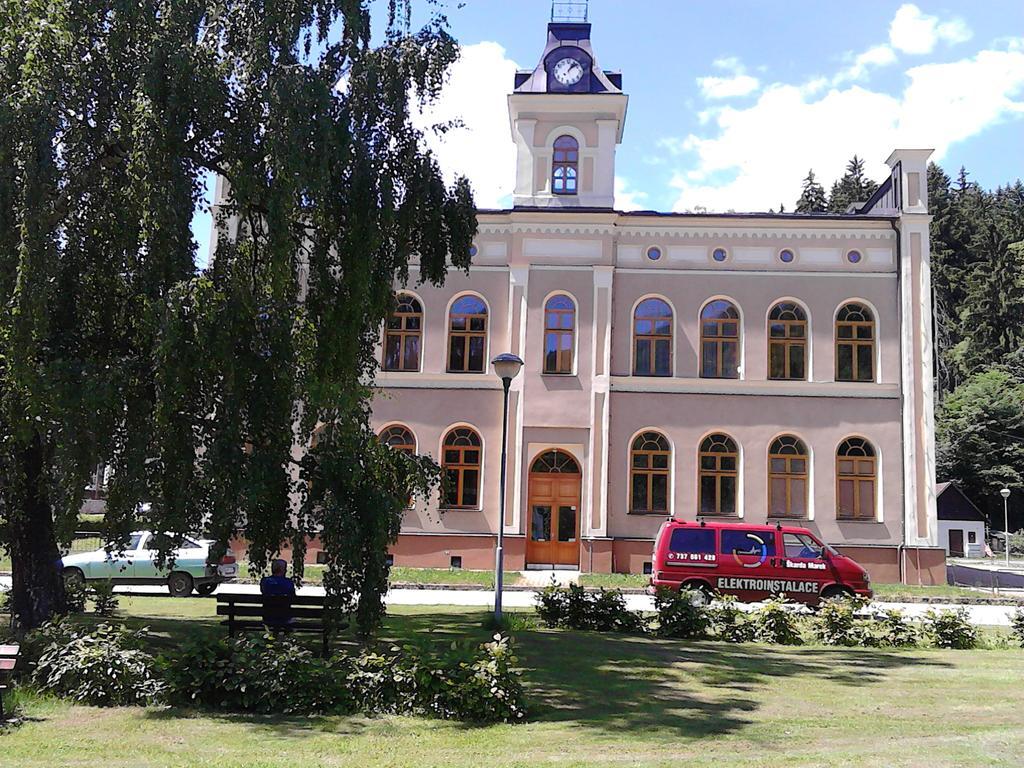 Stastna Trinactka Apartment Svoboda nad Úpou Exterior foto